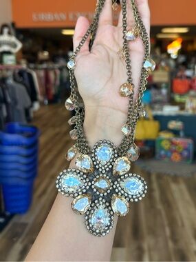 Gorgeous Liz Palacios x Swarovski Necklace